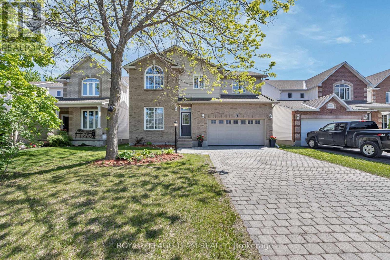 5 Sundew Court W