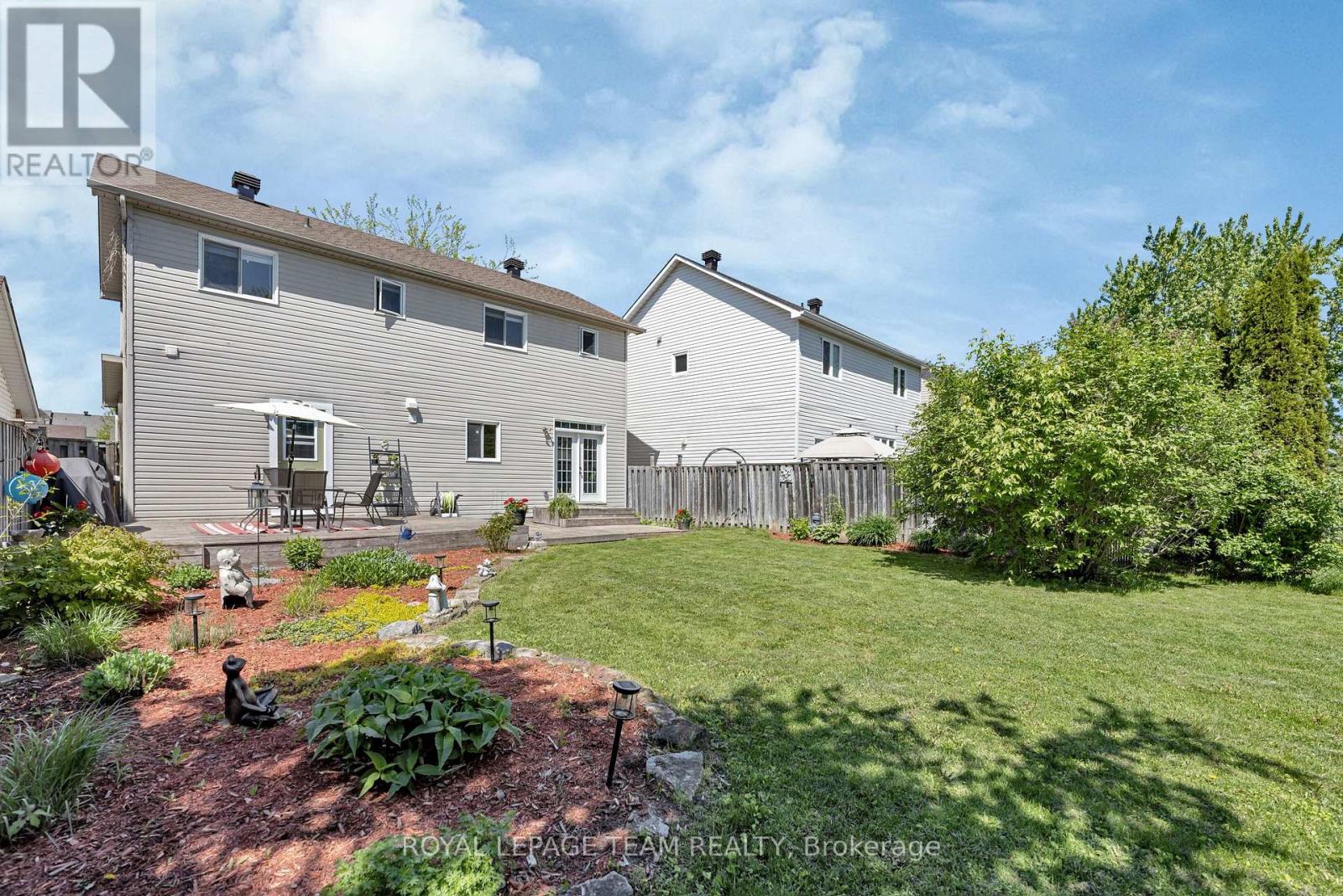 5 Sundew Court W