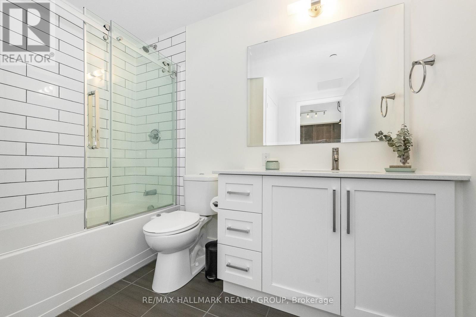 1104 - 485 Richmond Road
