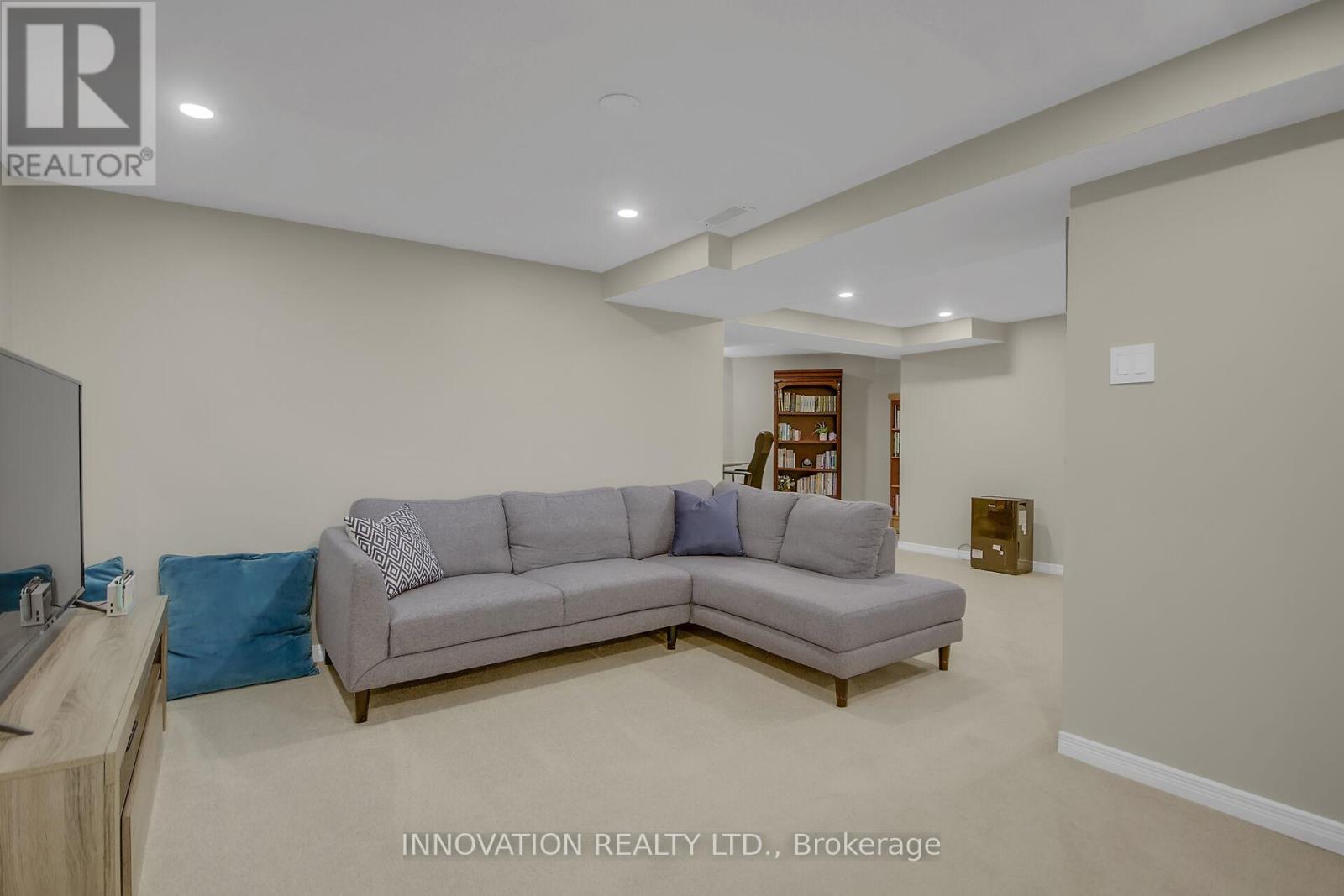 76 Chickasaw Crescent