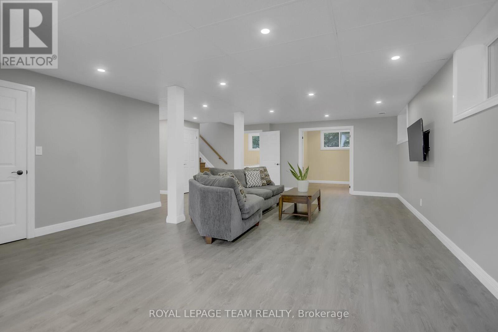 123 Dewar Side Road