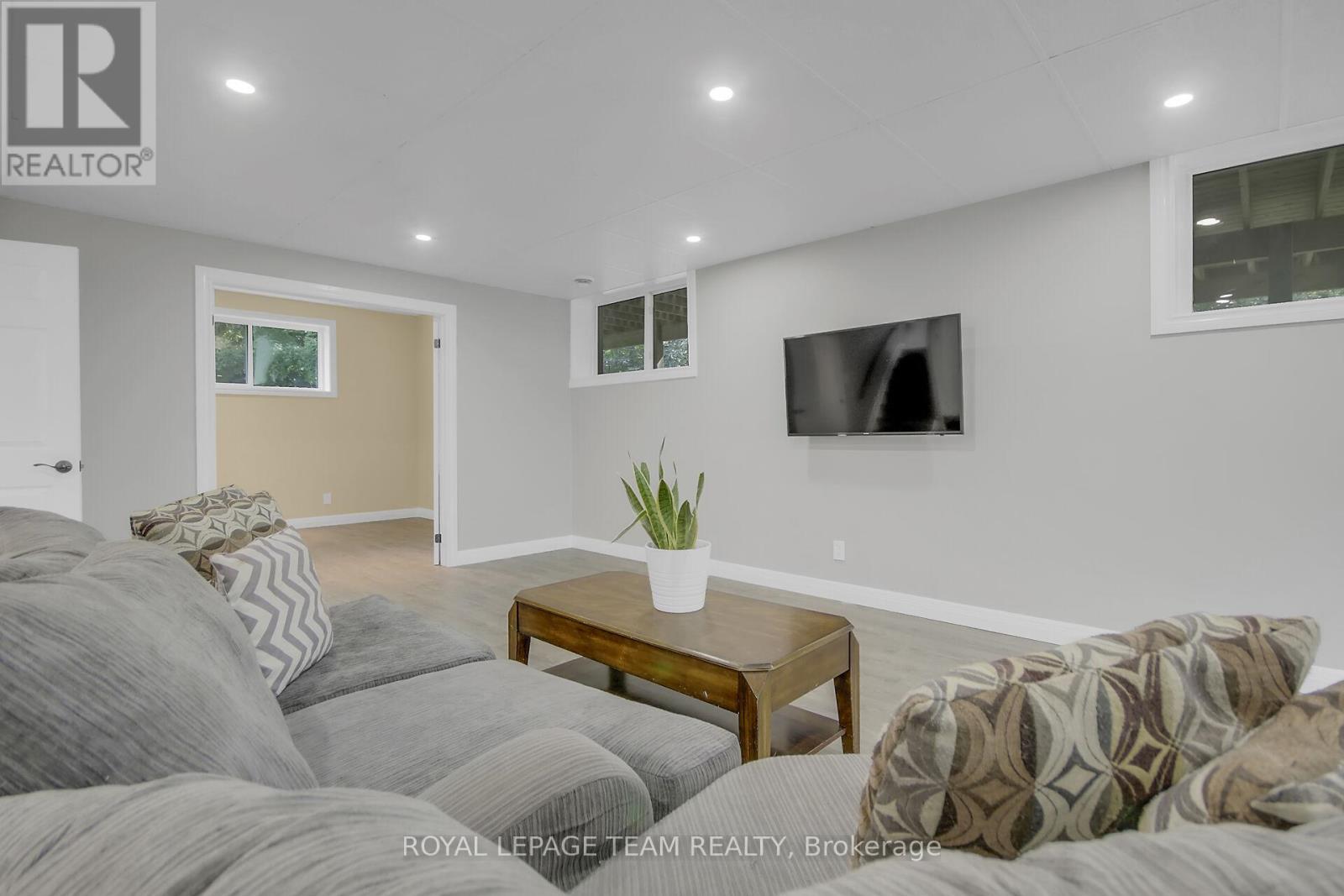 123 Dewar Side Road