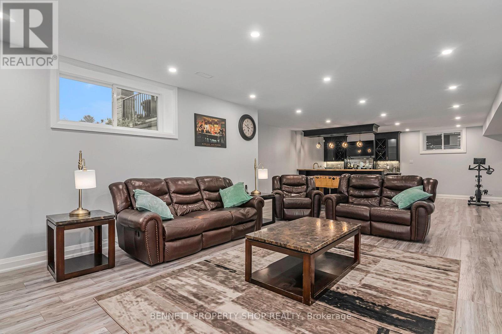 10 Westwood Drive