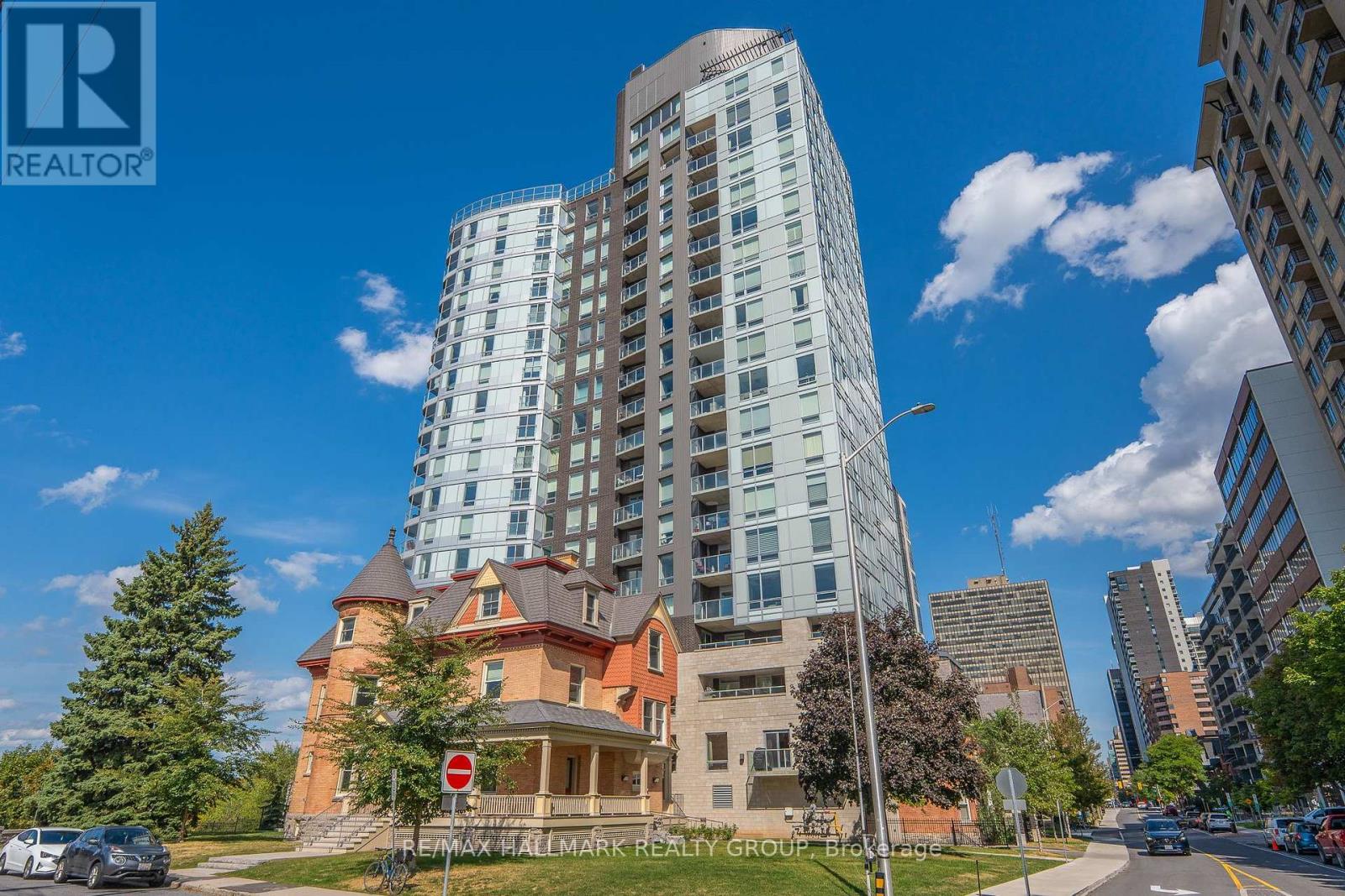 2001 - 428 Sparks Street