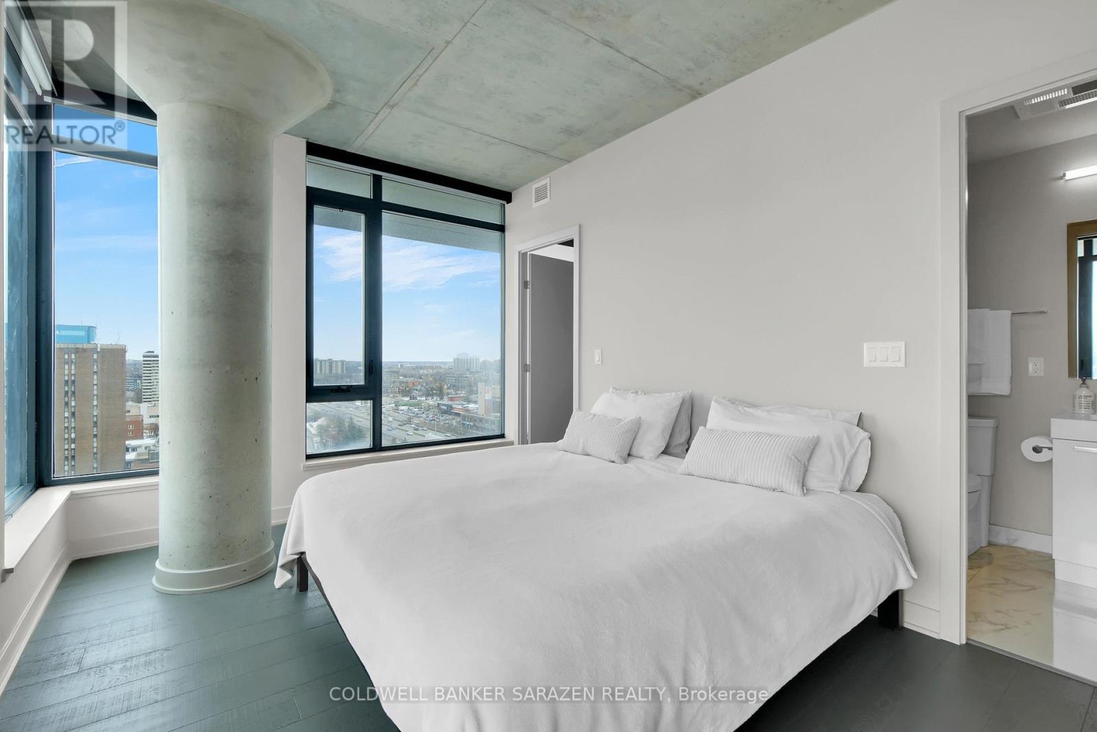 1407 - 203 Catherine Street