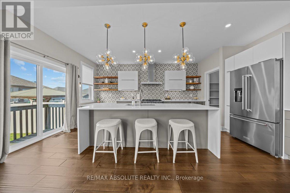 332 Haliburton Heights