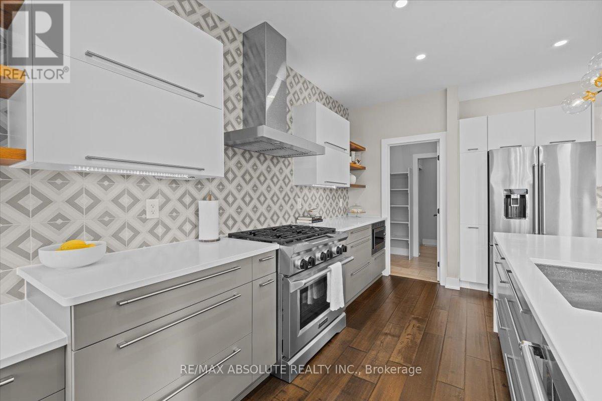332 Haliburton Heights