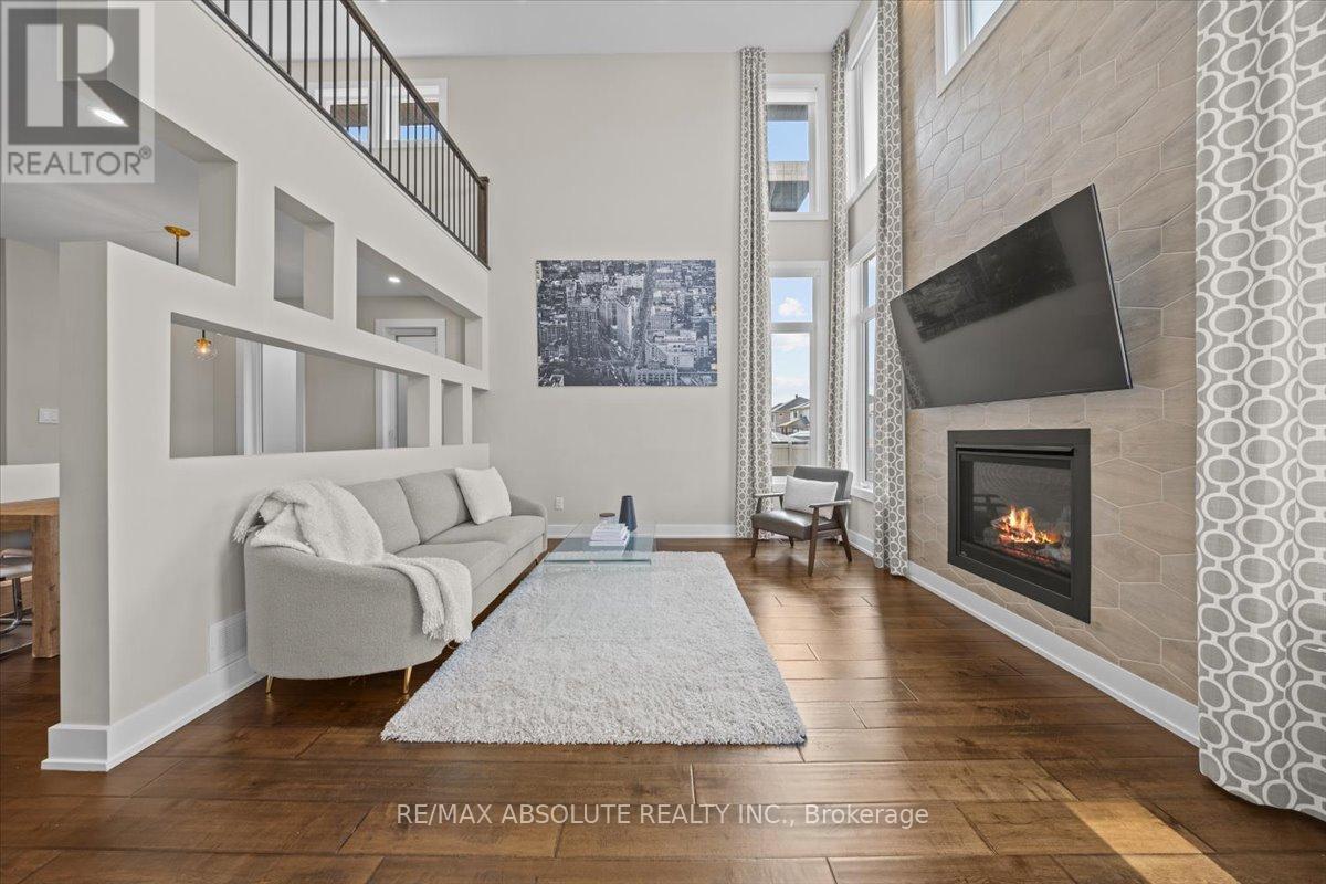 332 Haliburton Heights