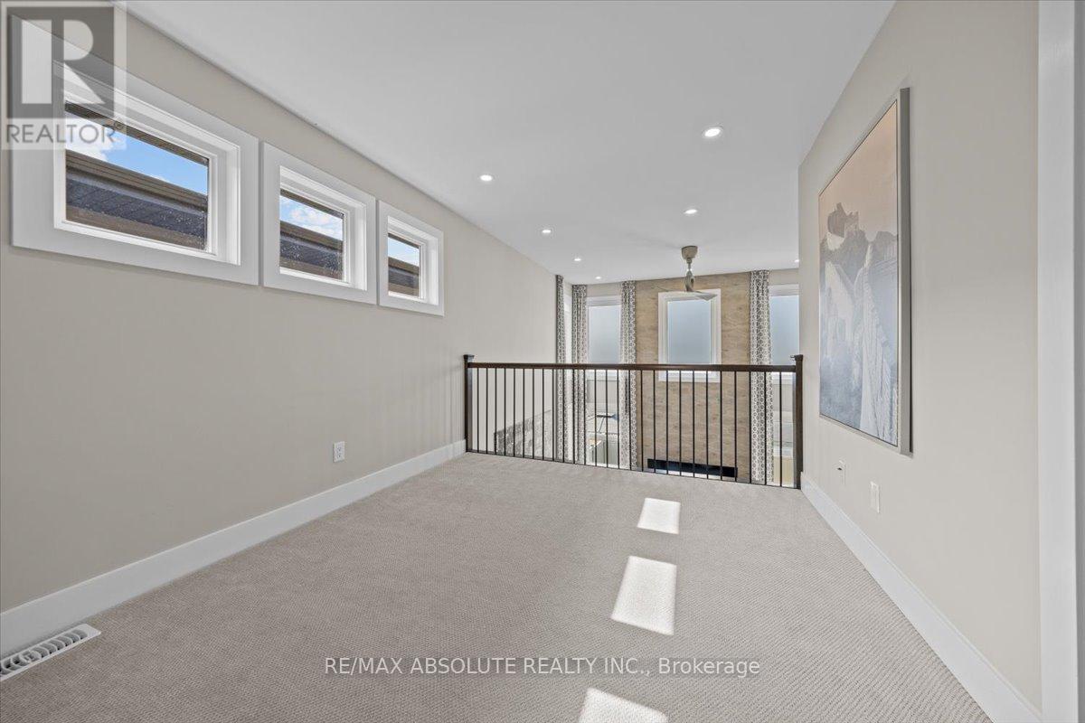 332 Haliburton Heights