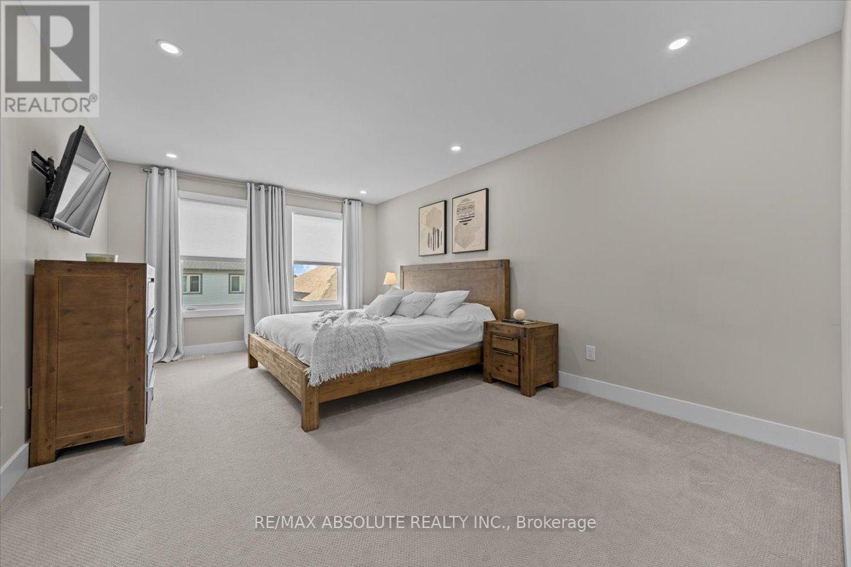 332 Haliburton Heights