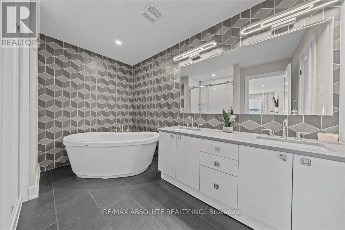 332 Haliburton Heights
