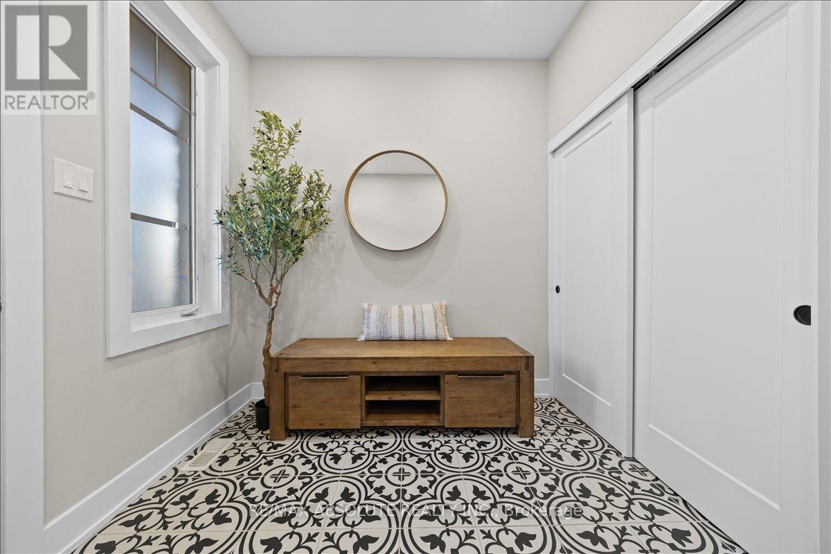 332 Haliburton Heights