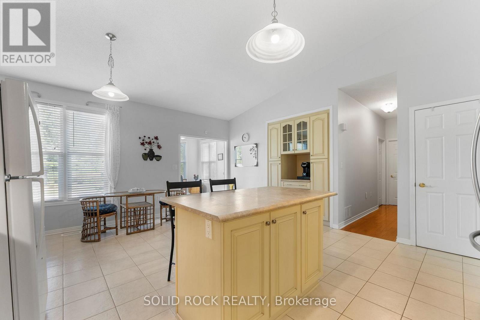 659 Country Trail Private