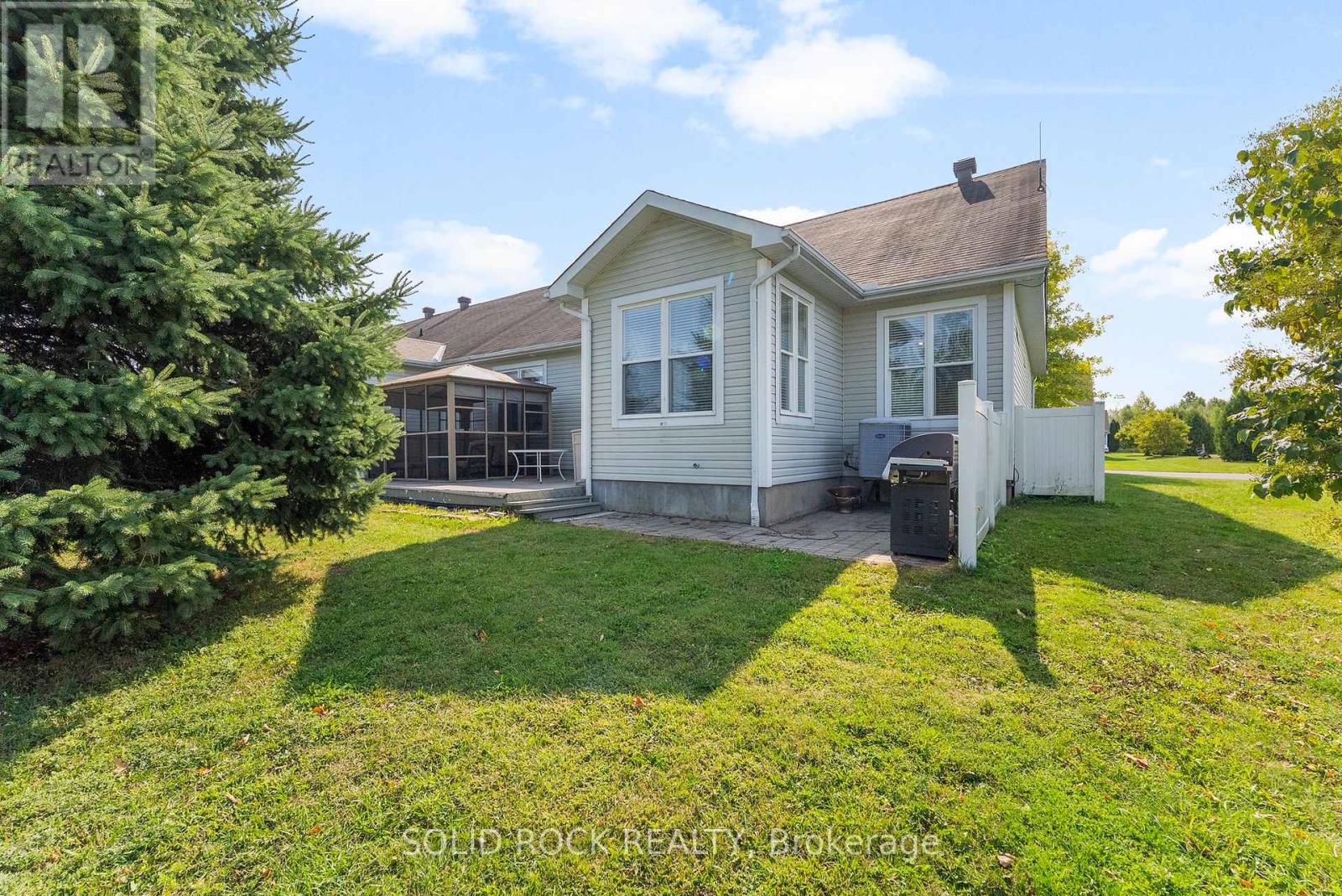 659 Country Trail Private