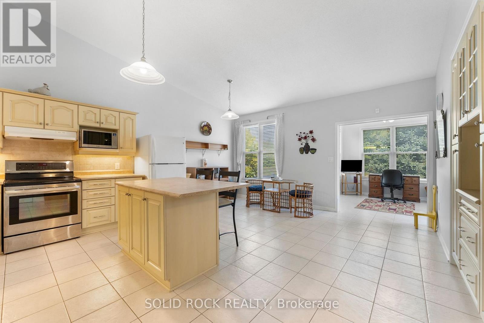 659 Country Trail Private