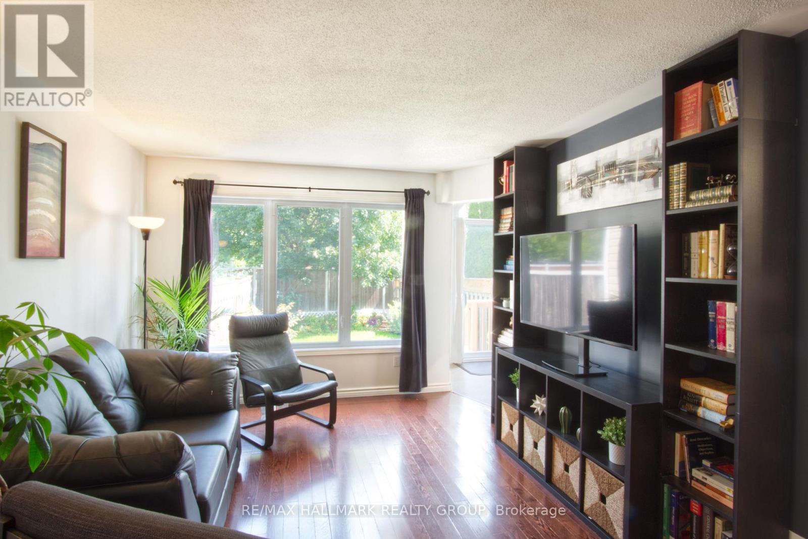 2239 Brockstone Crescent