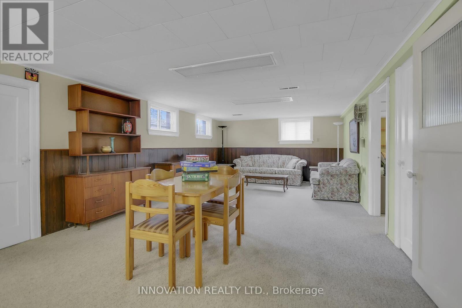 113 Grenfell Crescent N