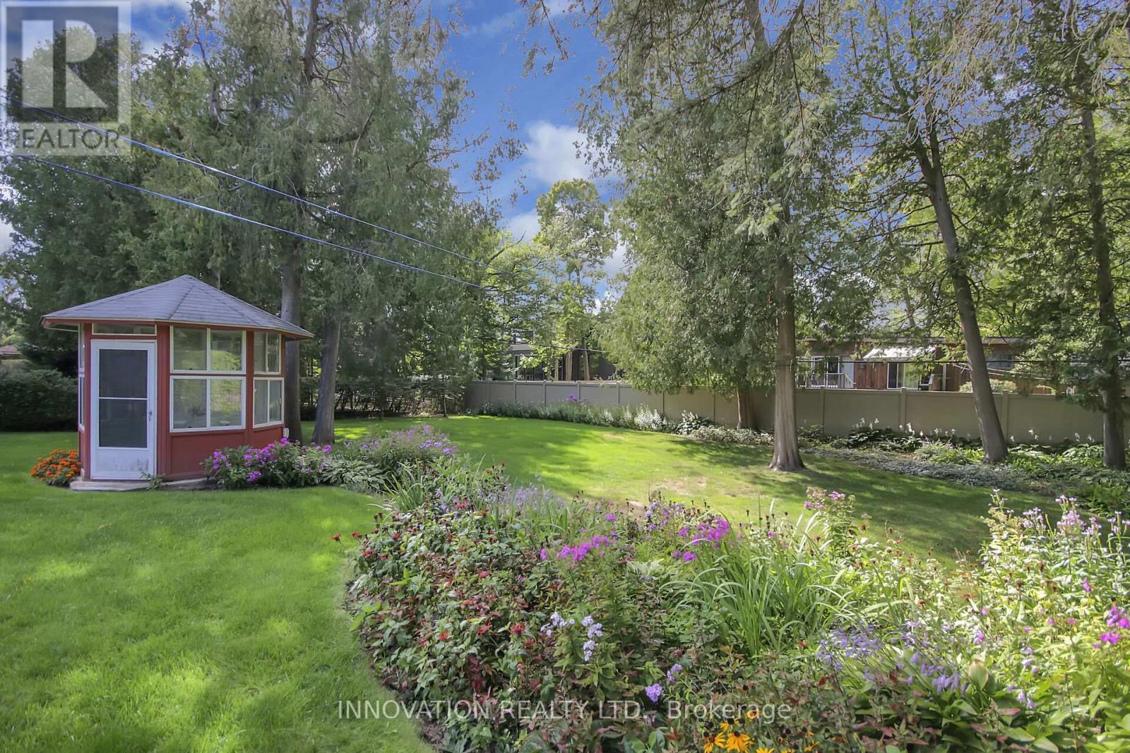 113 Grenfell Crescent N