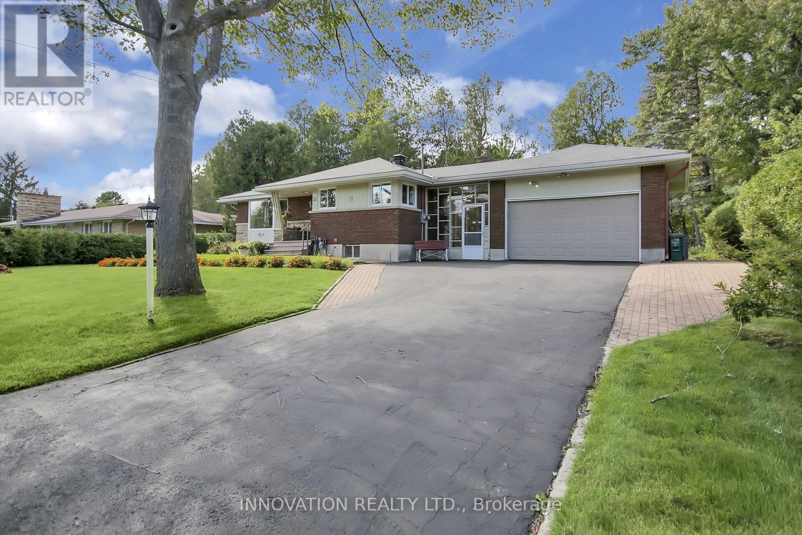 113 Grenfell Crescent N