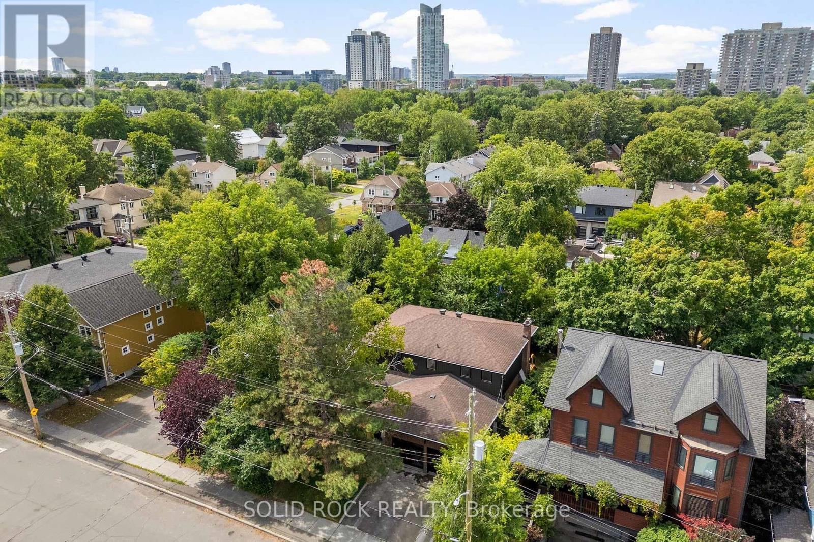 210 Carleton Avenue