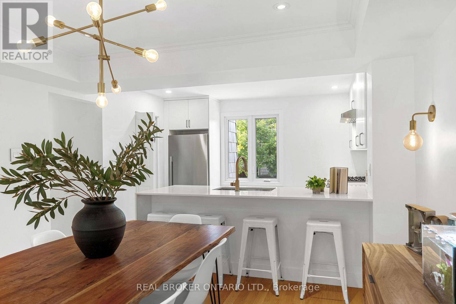 2 - 655 Richmond Road