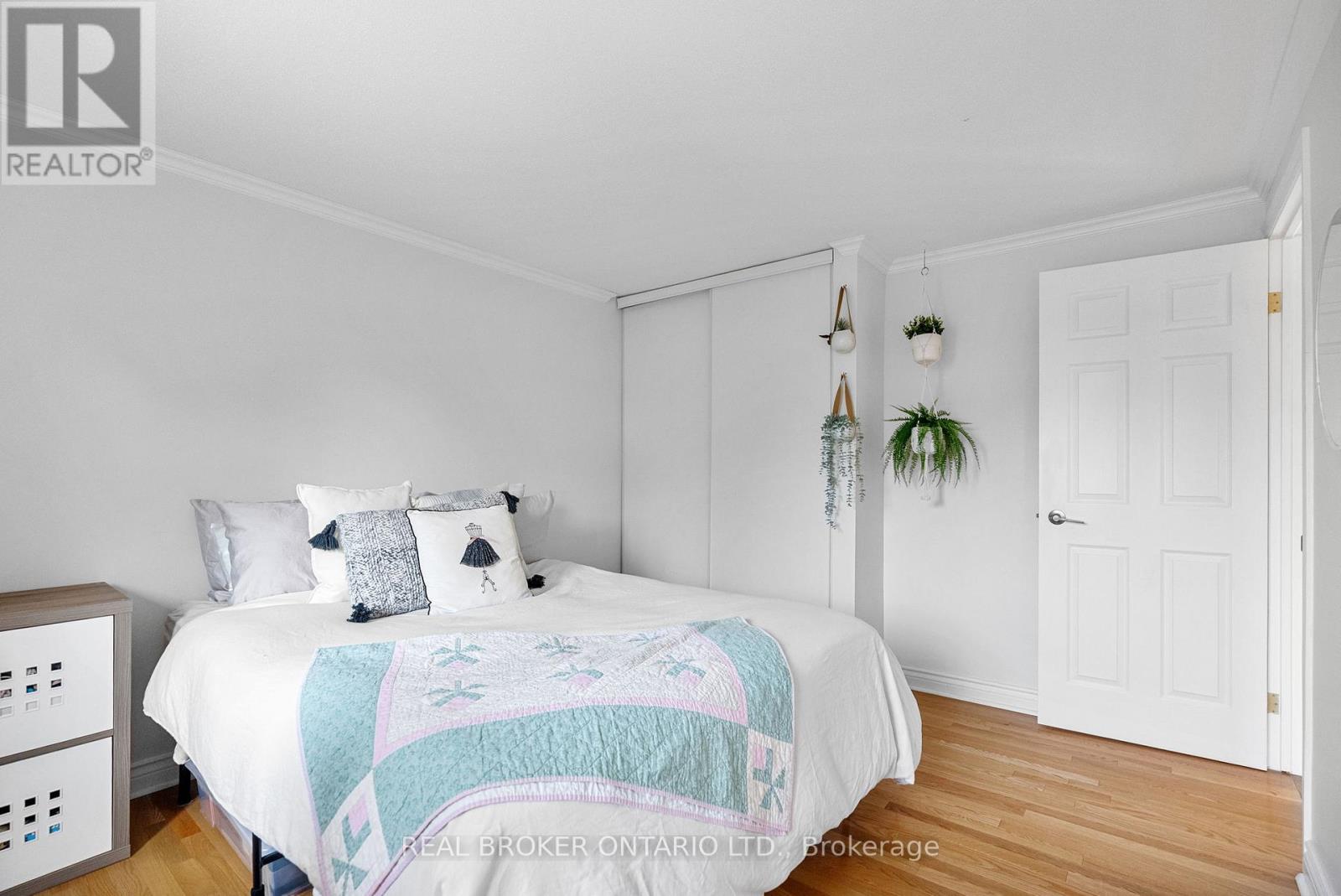 2 - 655 Richmond Road