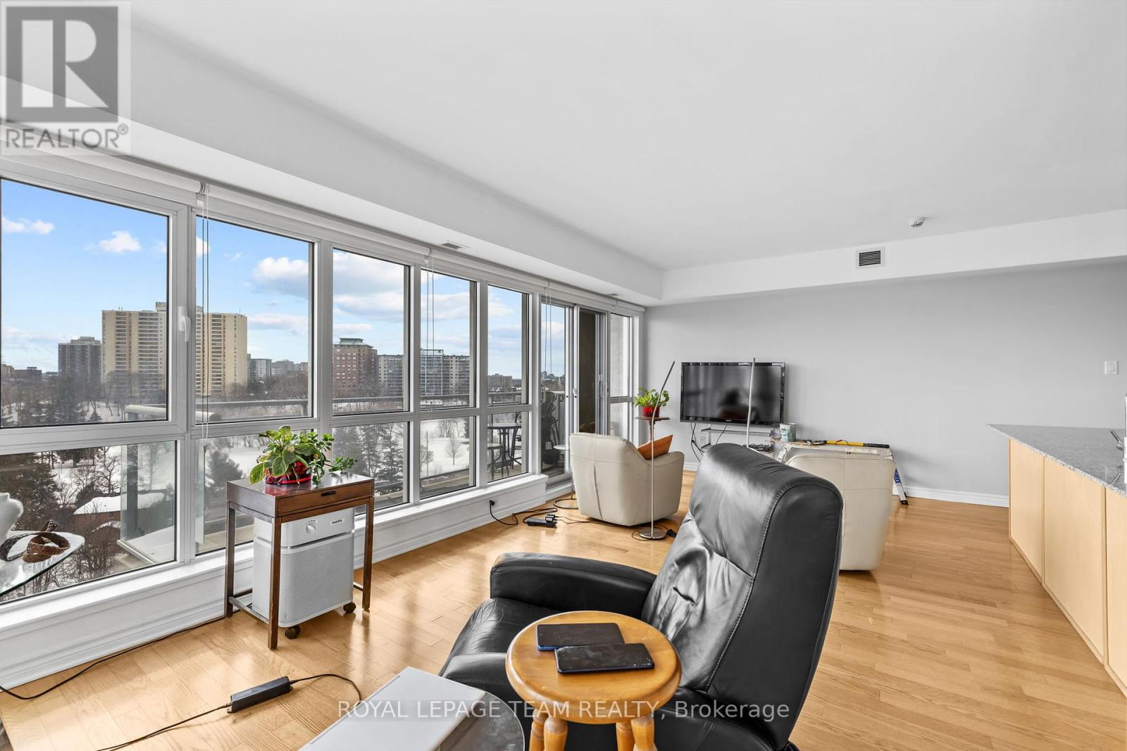 1002 - 70 Landry Street