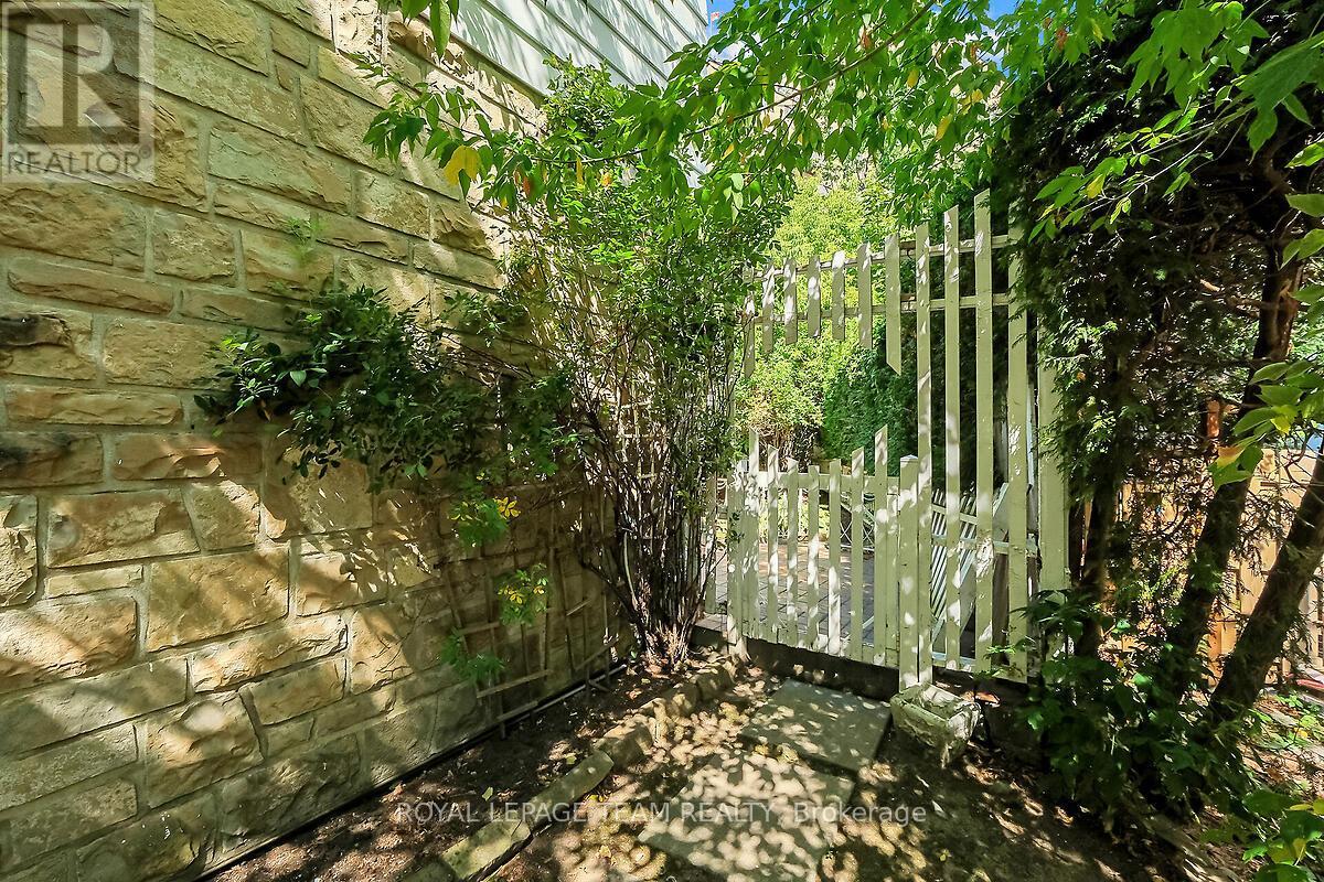 123 Ivy Crescent