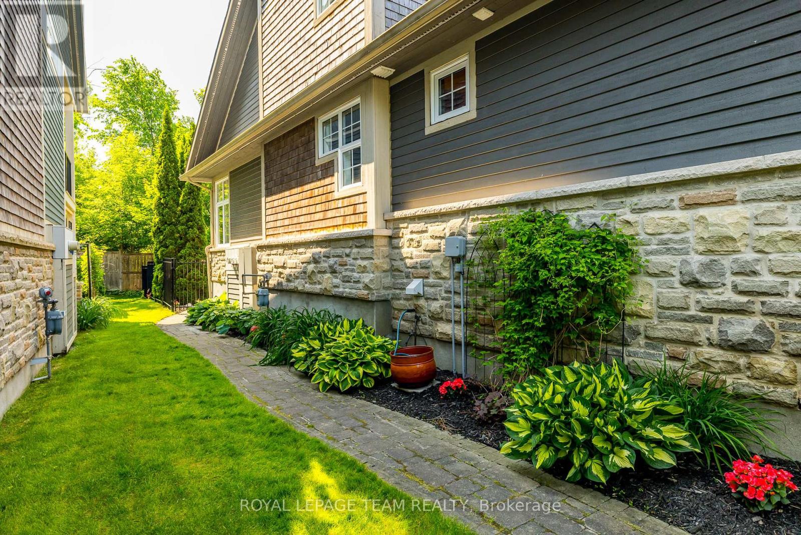 19 Turtle Point Private