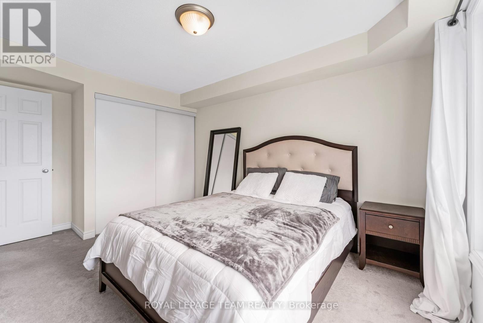 8 - 575 Stonefield Private