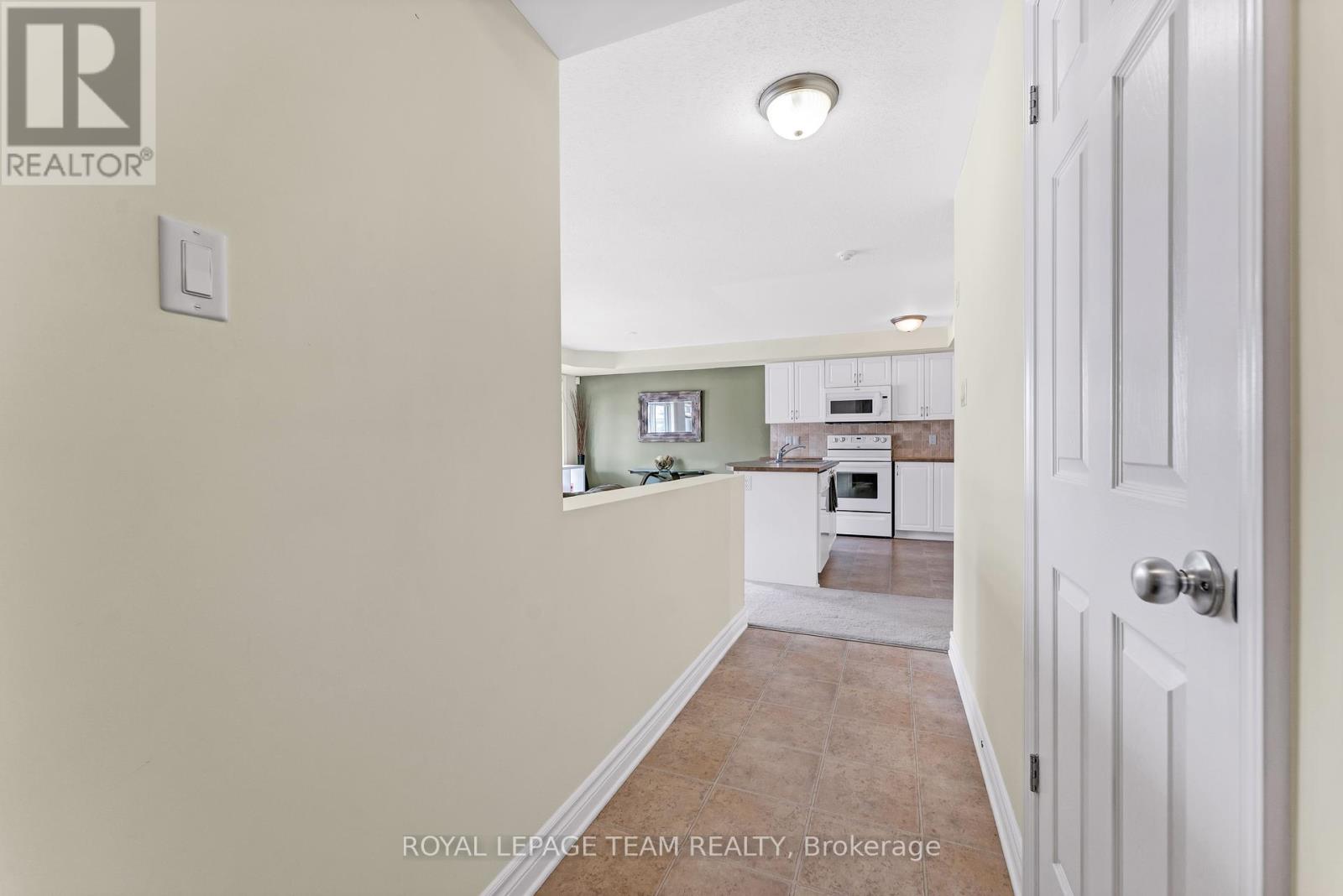 8 - 575 Stonefield Private