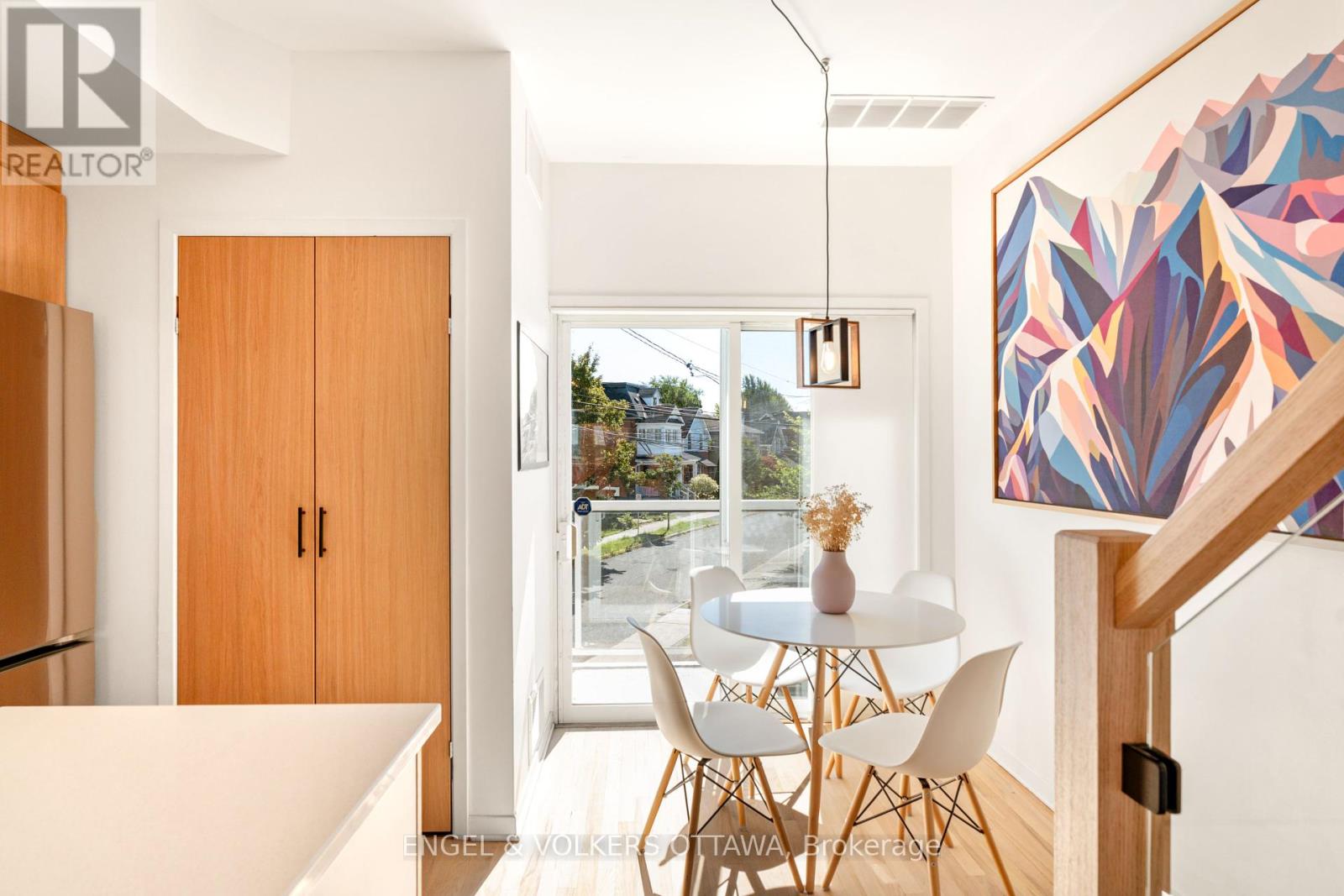 2 - 4 Sherbrooke Avenue