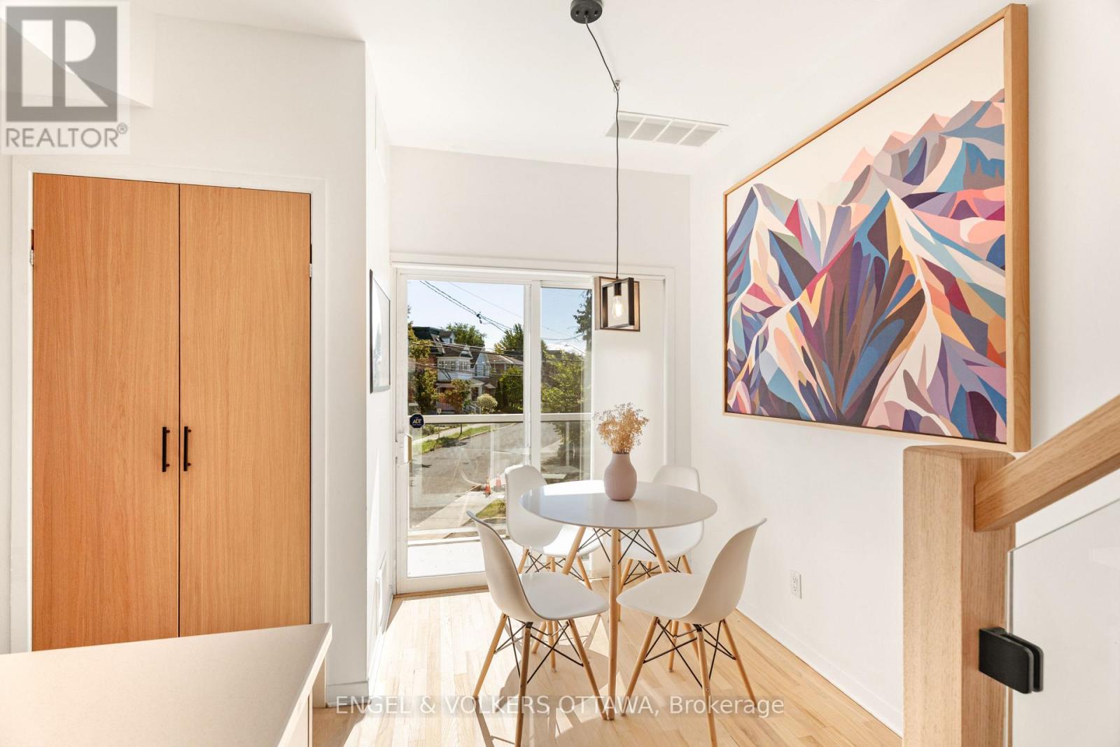 2 - 4 Sherbrooke Avenue