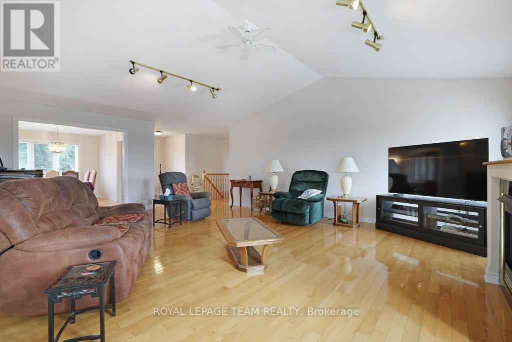 2120 Trailwood Drive