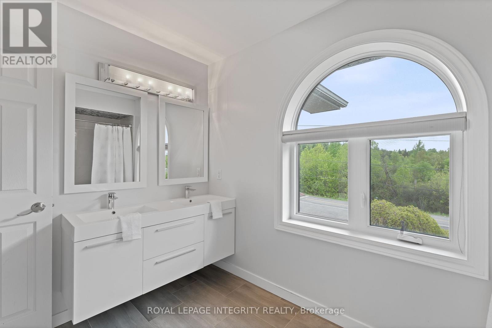 1893 Rideau Road