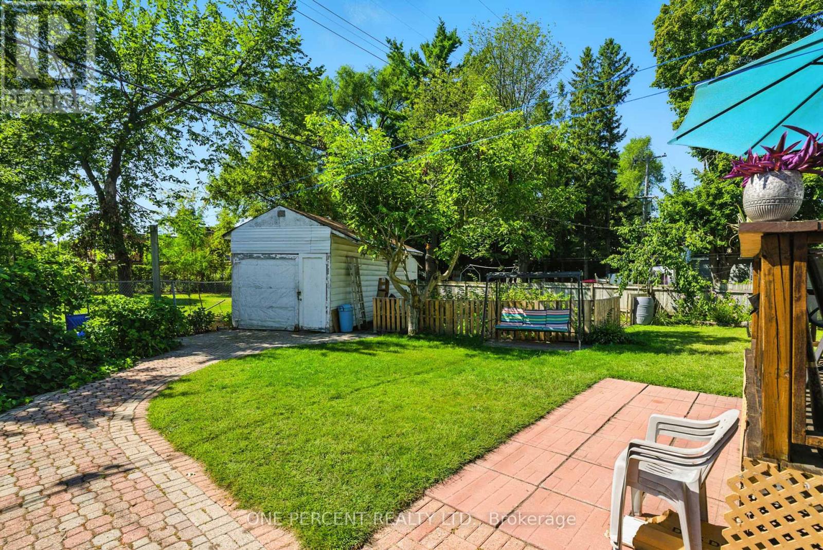 279 Anna Avenue W