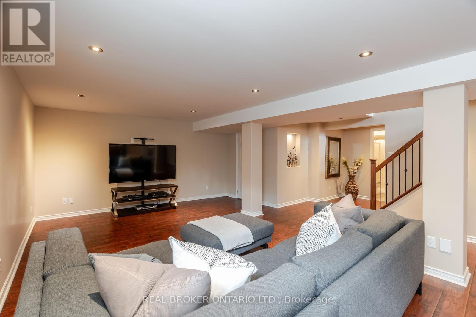 49 Allanford Avenue