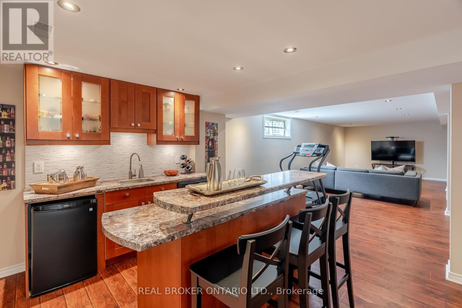 49 Allanford Avenue