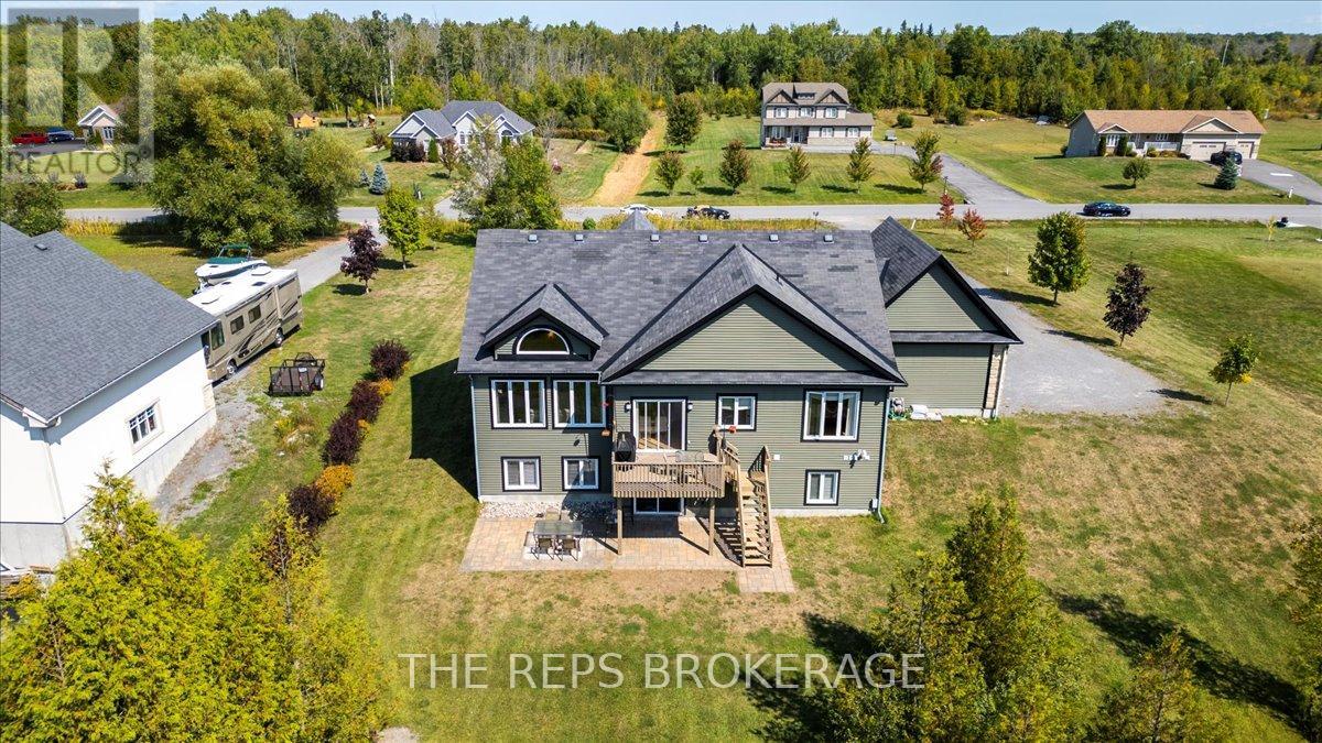 206 Country Lane Drive W