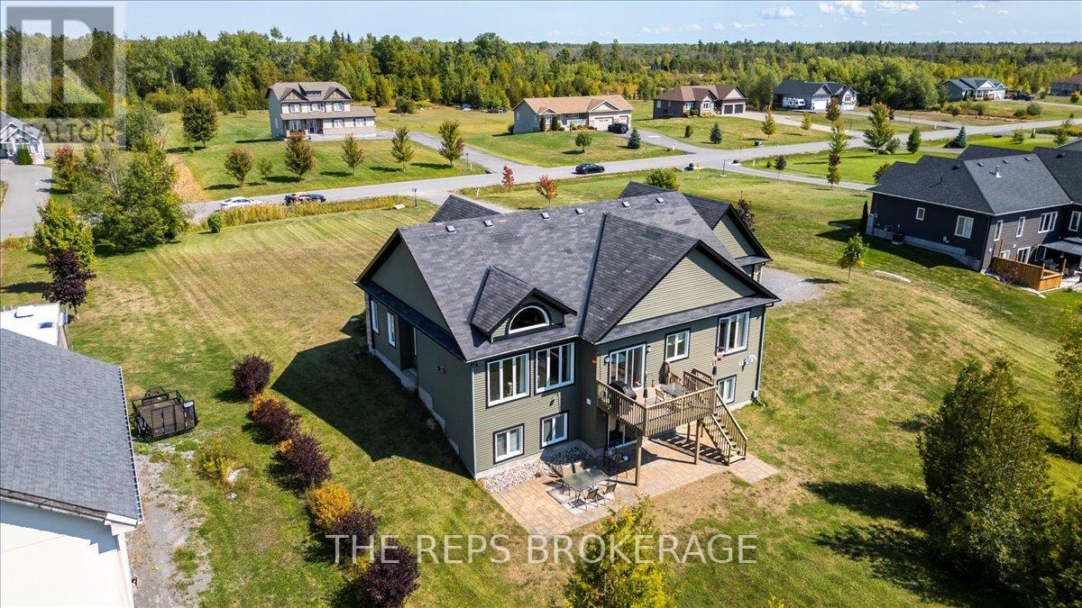 206 Country Lane Drive W
