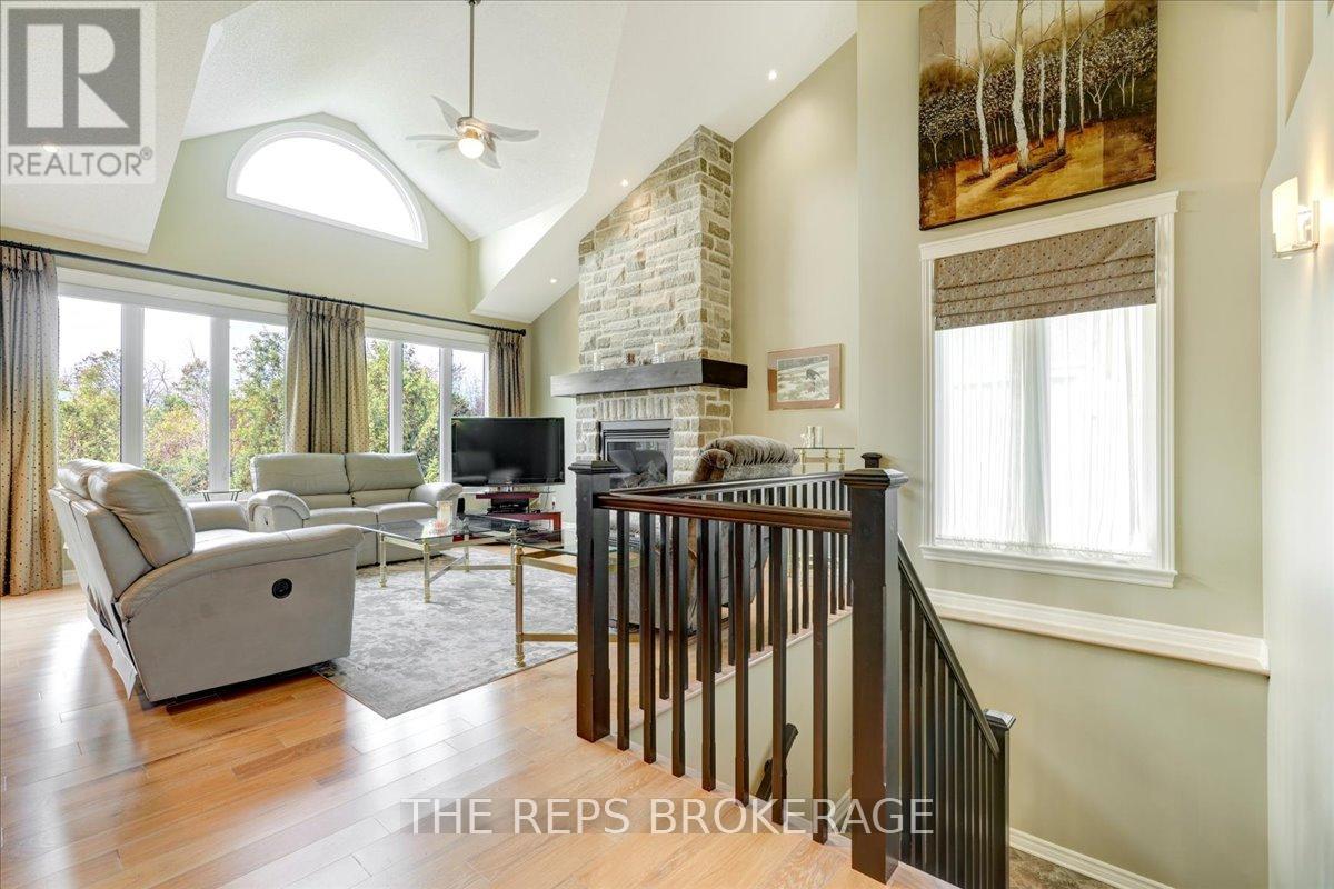 206 Country Lane Drive W