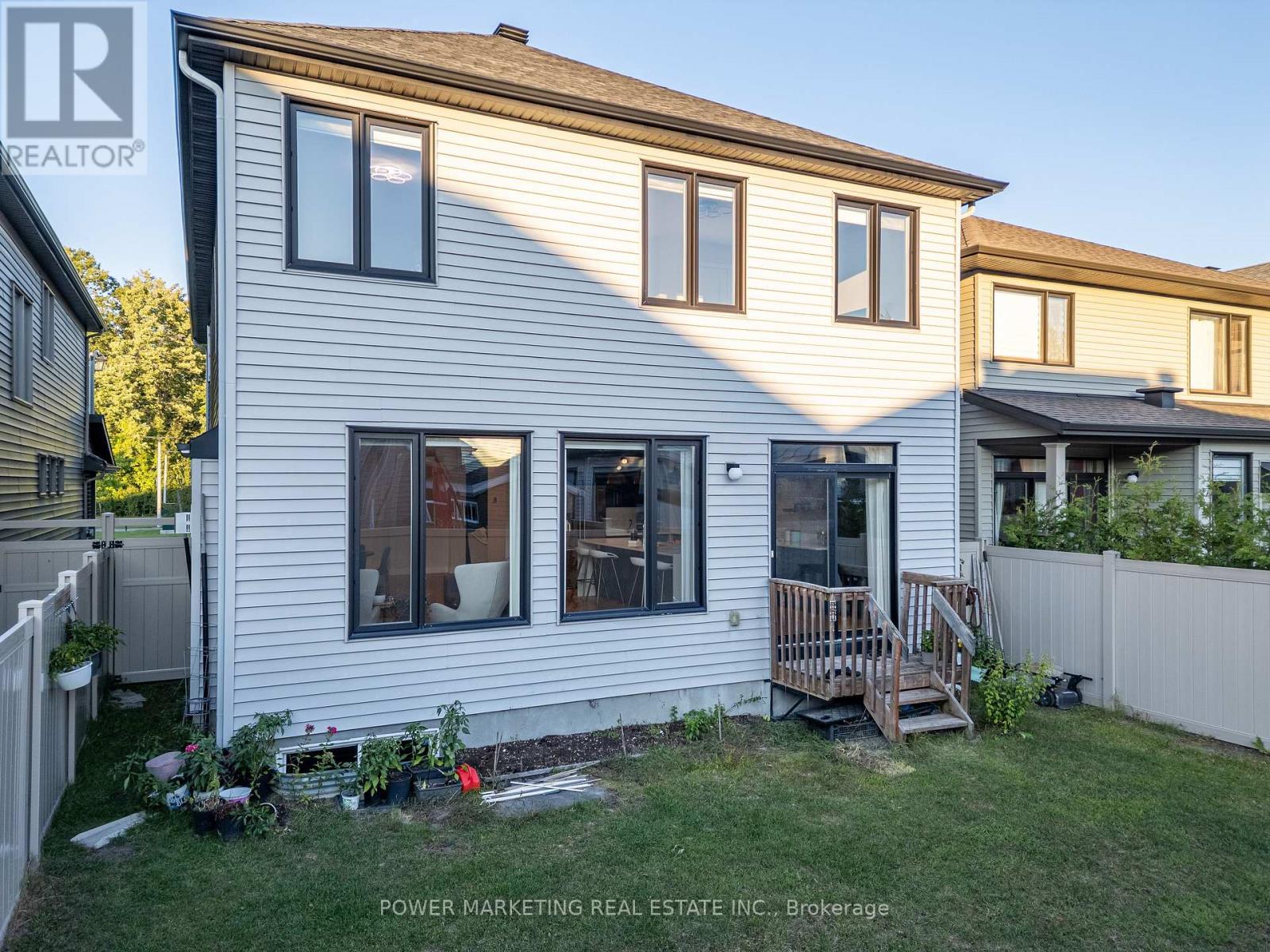 537 Compass Street