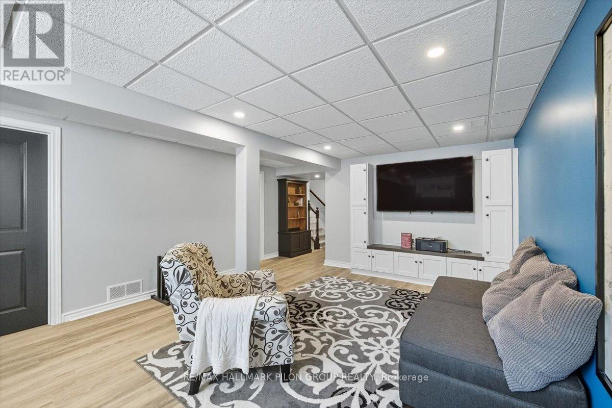 690 Decoeur Drive