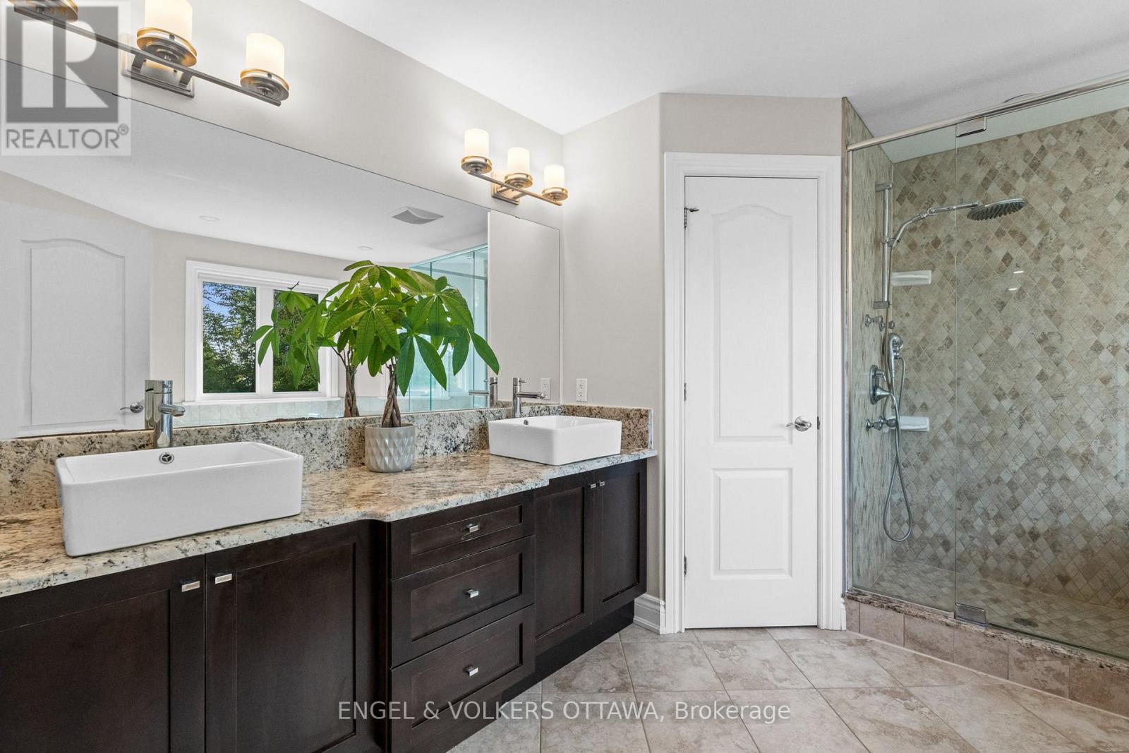 1028 Rick Hansen Crescent
