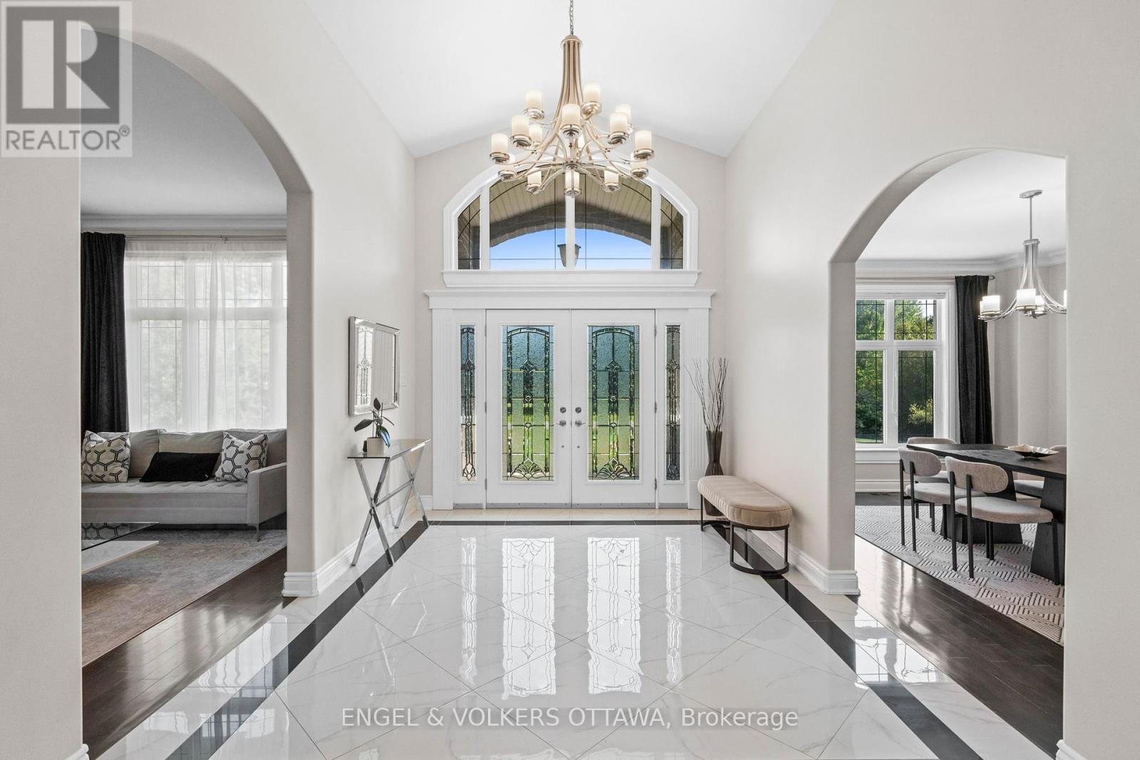 1028 Rick Hansen Crescent
