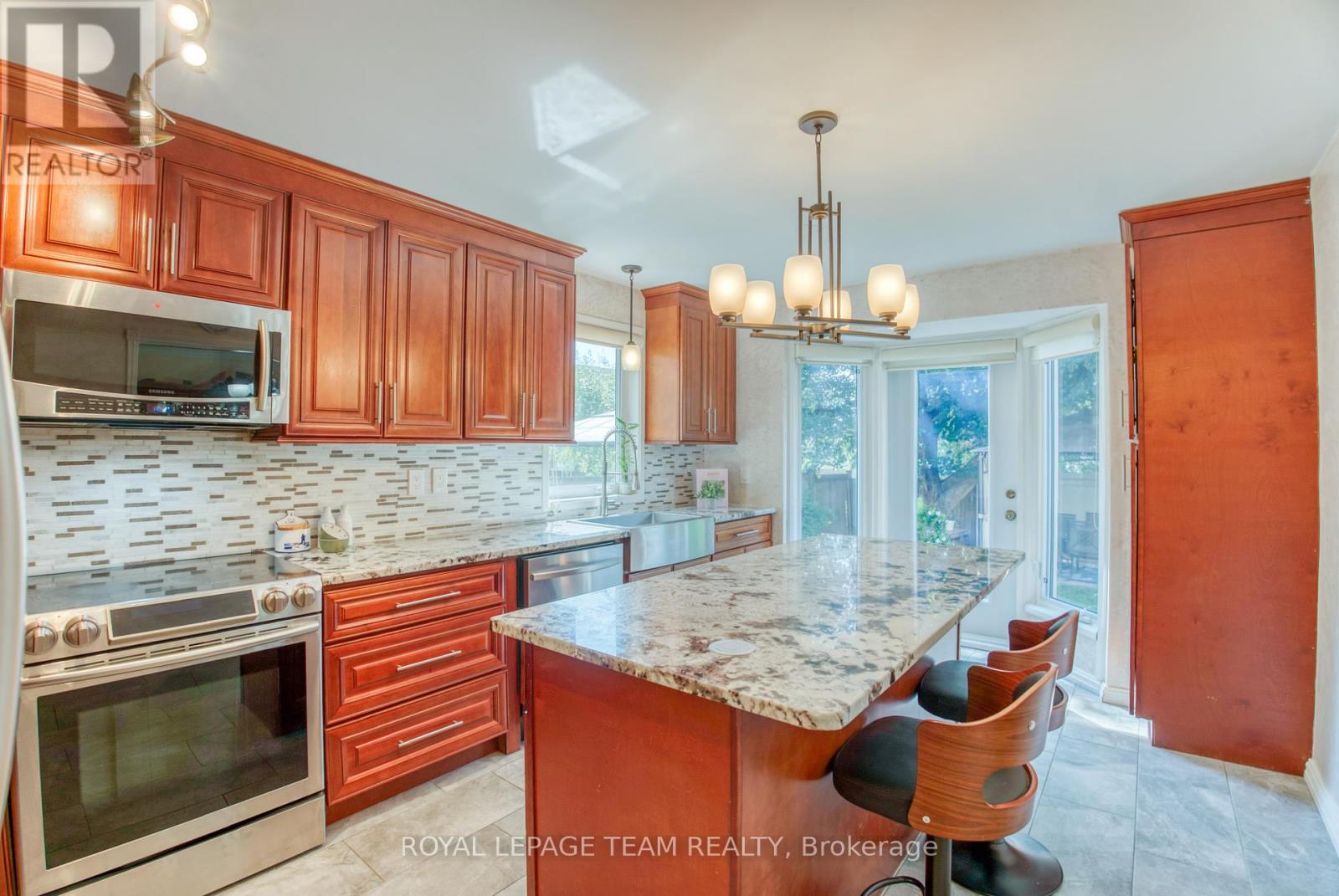 8 Huntsman Crescent