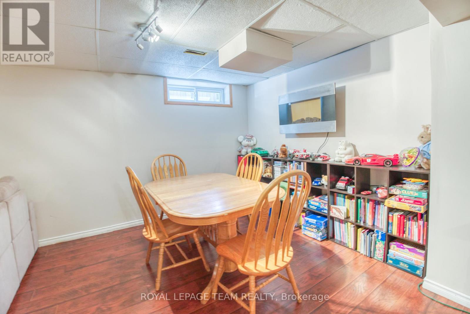 8 Huntsman Crescent