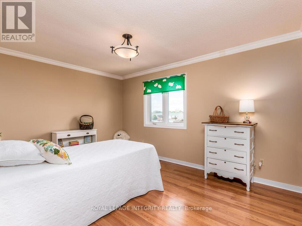 17 Arbuckle Crescent