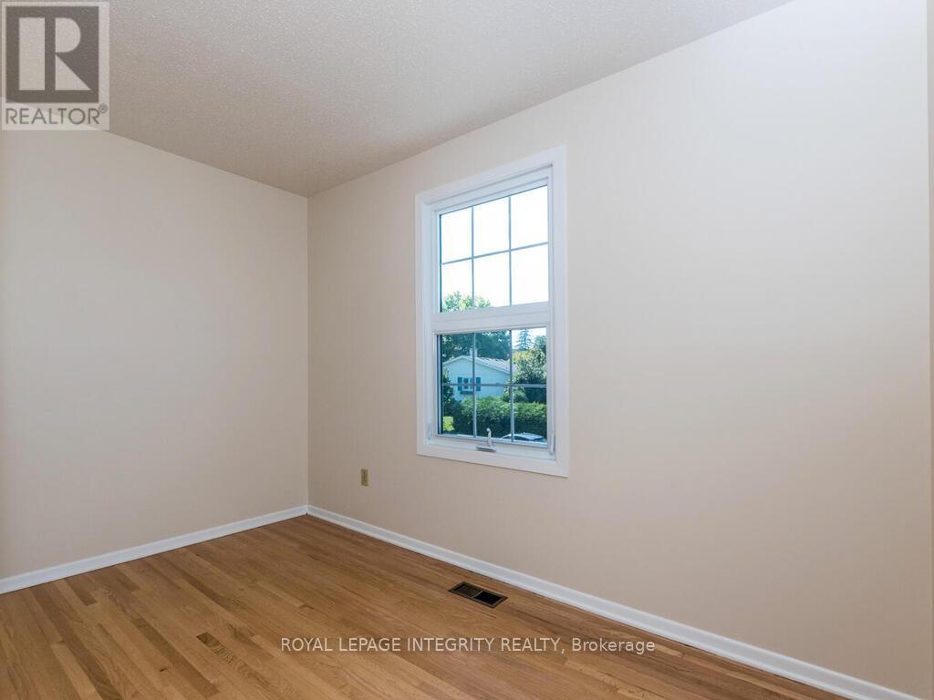 2150 Dutton Crescent