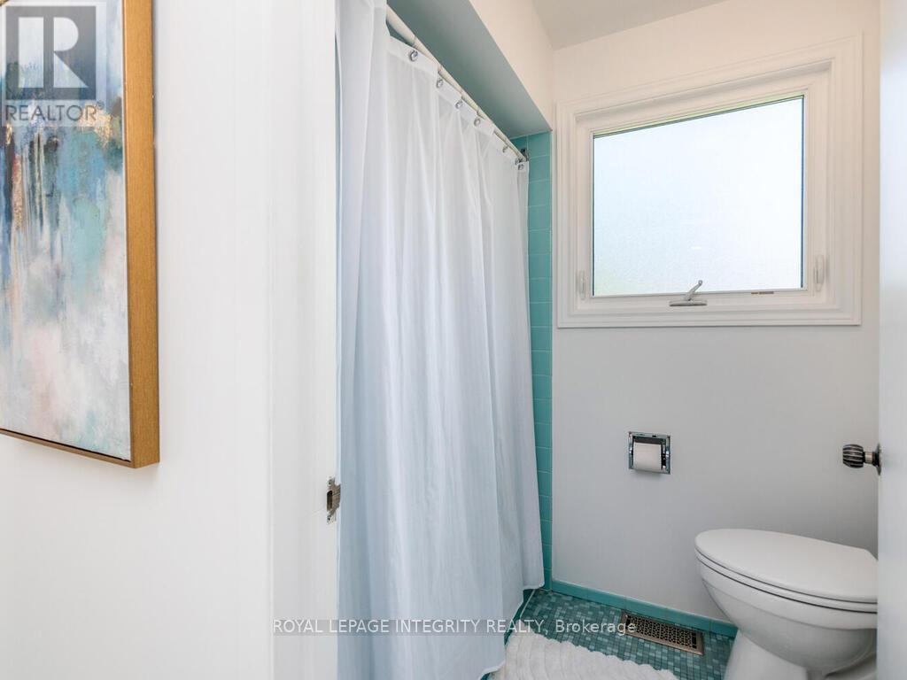 2150 Dutton Crescent
